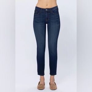 Judy Blue Handsand Dark Rinse Mid-Rise Relaxed Fit Skinny Jean 15 83109